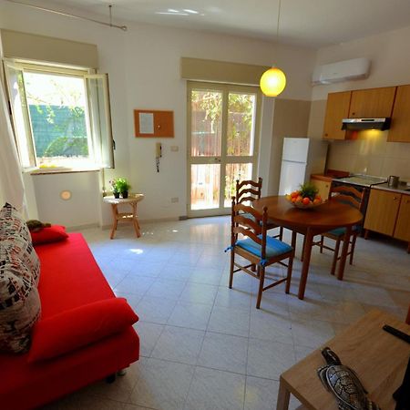 Naxos Sea Holiday Apartments Giardini Naxos Bagian luar foto