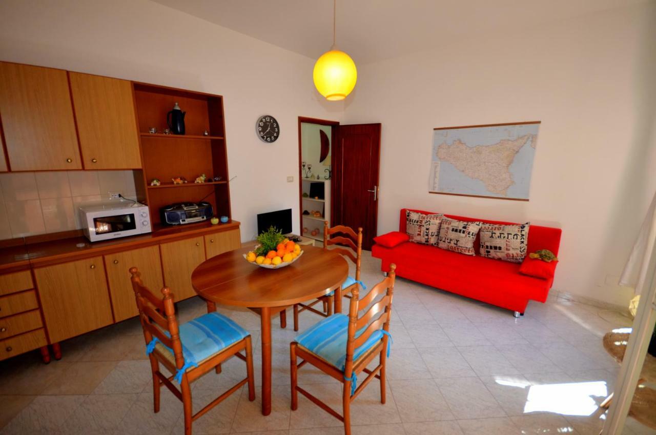 Naxos Sea Holiday Apartments Giardini Naxos Bagian luar foto